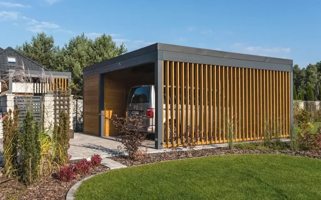 Holz Carport drewniany, który pozwala zabezpieczyć auto przd gradem, wiatrem i innymi czynnikami