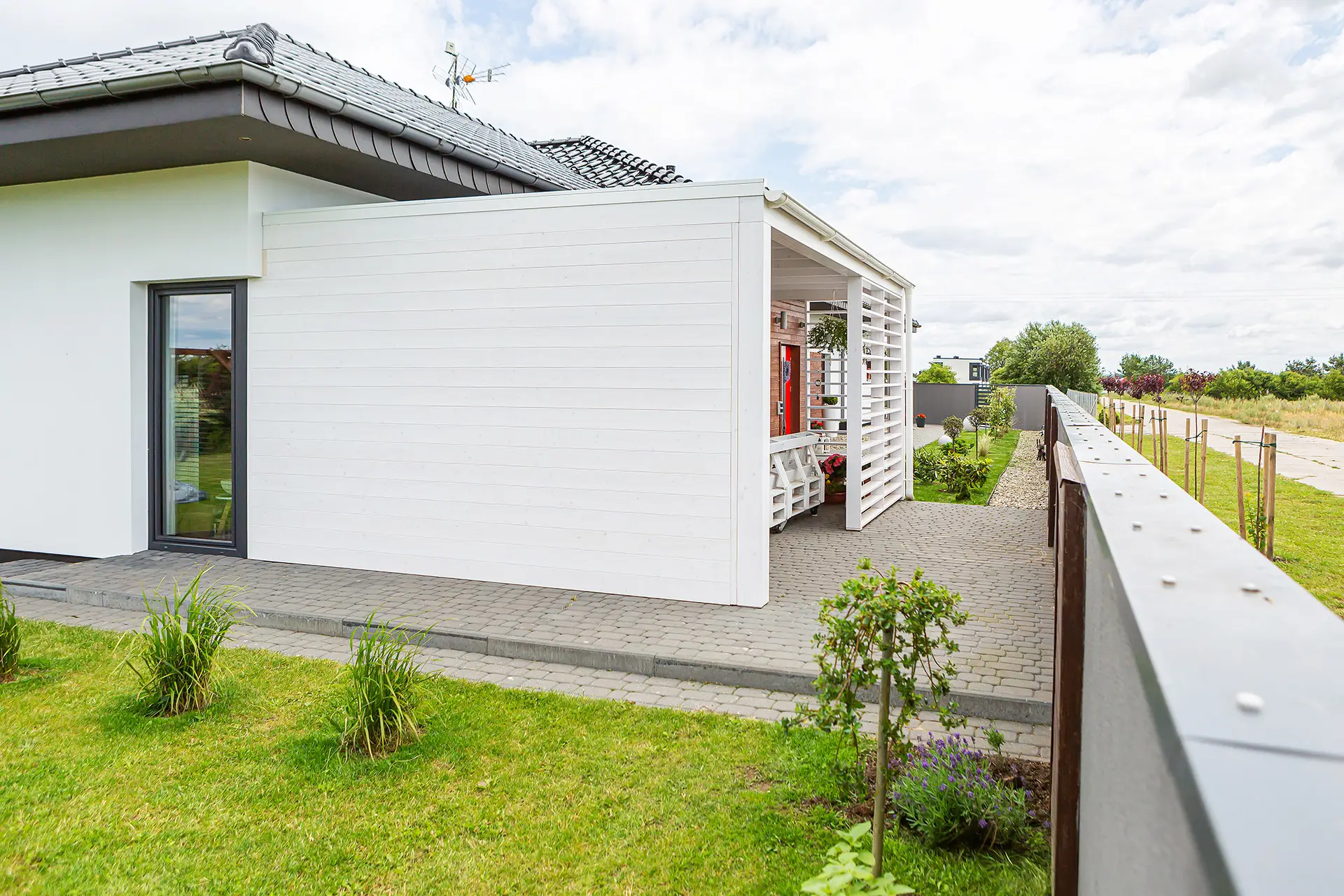 Pergola, która redefiniuje codzienny relaks przy domu (3)